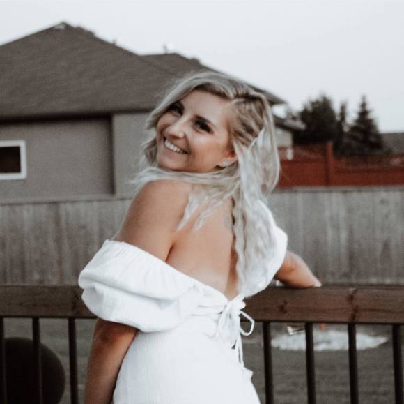 Profile Picture of Destiny Steitzer (@destinysteitzer) on Poshmark