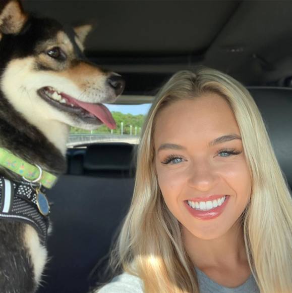 Profile Picture of Lexy Pfirman (@lexy_pfirman) on Poshmark