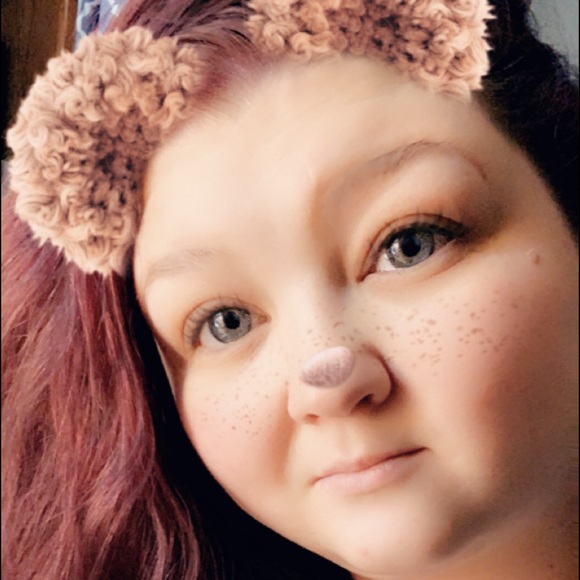 Profile Picture of Kymberly Rockett (@kymberlyrockett) on Poshmark