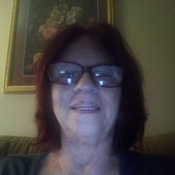 Profile Picture of Linda Holloway (@rocco120) on Poshmark