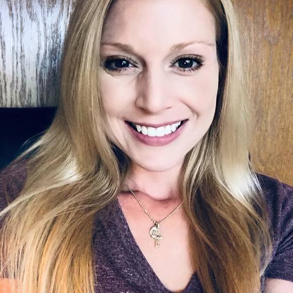 Carla Niziolek - Poshmark Profile Picture of Carla Niziolek (@carmelniz) on Poshmark