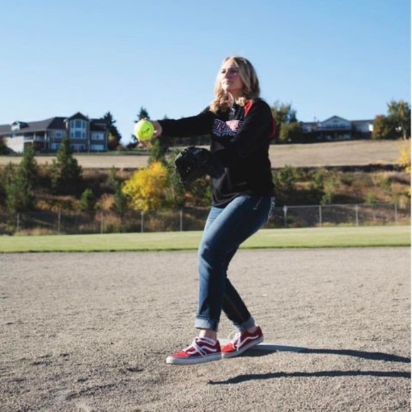 Profile Picture of Tabitha Key (@bntkey) on Poshmark