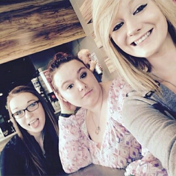 Profile Picture of Bethany Reynolds (@bethmarie2015) on Poshmark