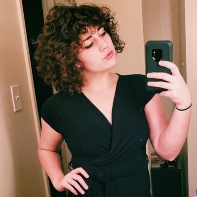 Profile Picture of Mandy (@GollyItsMandy) on Twitter