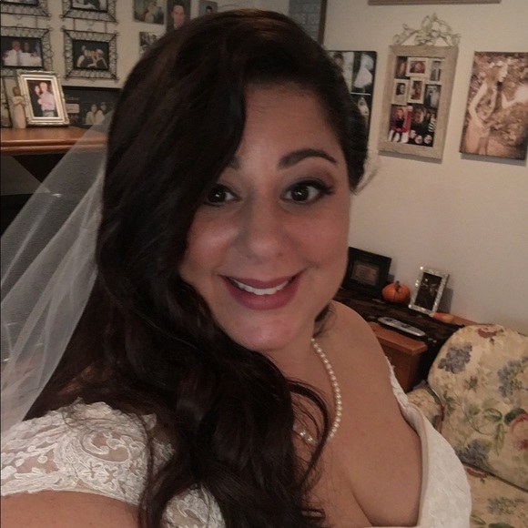 Profile Picture of Laura Donaruma (@lauradon0828) on Poshmark