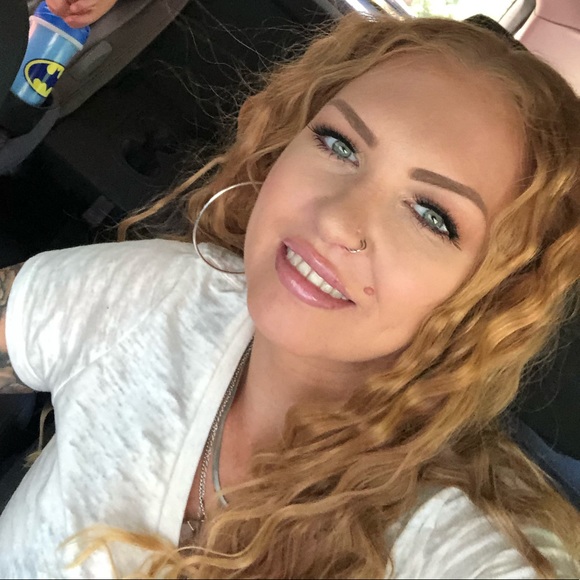 Profile Picture of Crystal Herbert (@crystaljanee83) on Poshmark