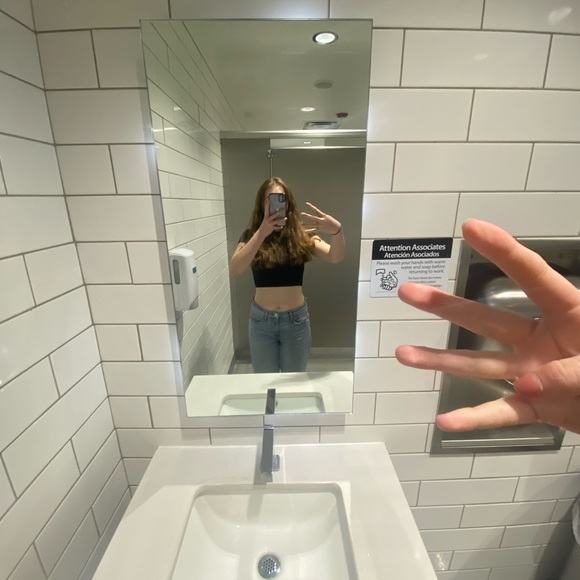 Profile Picture of Gabrielle Lowery (@gabrielle541803) on Poshmark