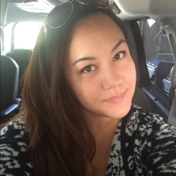 Profile Picture of Christy Shanks (@christy_shanks) on Poshmark