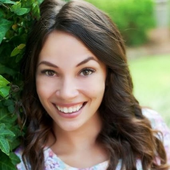 Profile Picture of Raven Brajdic (@rbrajdic) on Poshmark