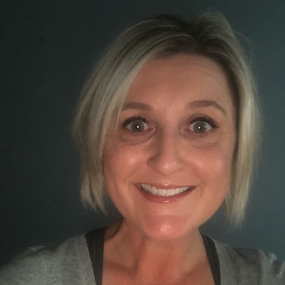 Profile Picture of Corin Kelly (@corin_kelly) on Poshmark