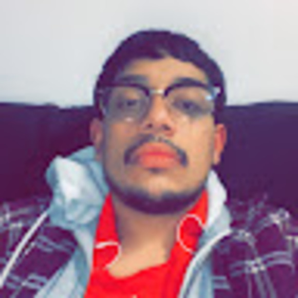 Profile Picture of Damian Gutierrez (@dermianwhu) on Poshmark