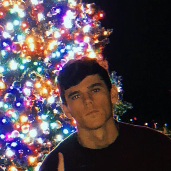 Profile Picture of Jacob Schwarz (@jacobschwarz12) on Poshmark