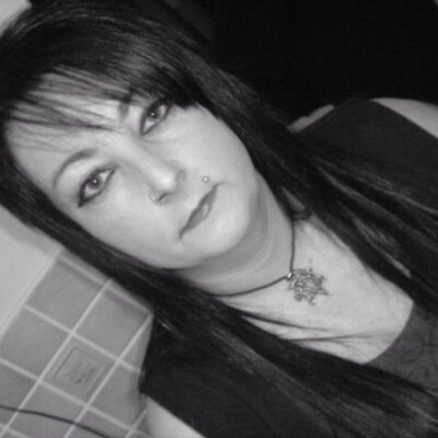 Profile Picture of Sharon Moore (@shazSW) on Twitter