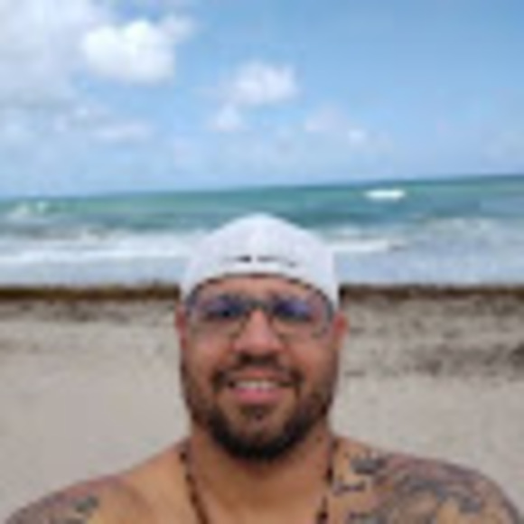 Profile Picture of Carlos Torrealba (@caentoga83) on Poshmark