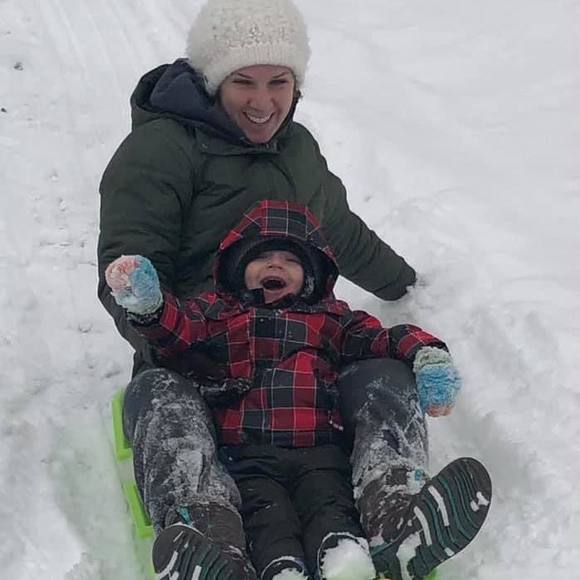 Profile Picture of Amy Kostek (@siggyamy18) on Poshmark