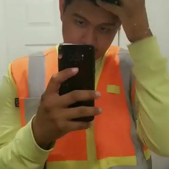 Profile Picture of Andrew Franco (@andrewrfranco7) on Poshmark