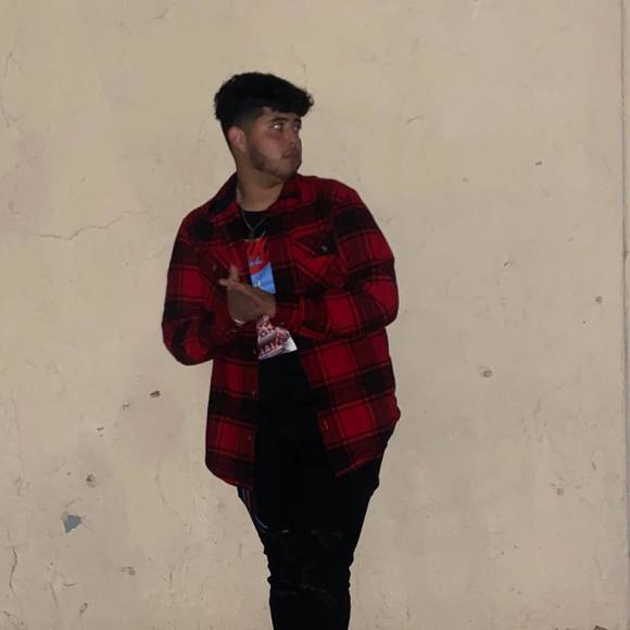 Profile Picture of Eric Ortega (@kdfan4evr) on Poshmark