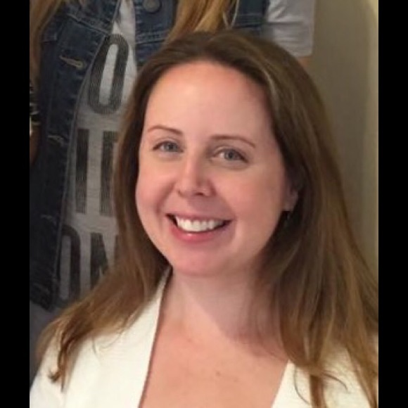 Liz Erber - Poshmark Profile Picture of Liz Erber (@lizee3) on Poshmark