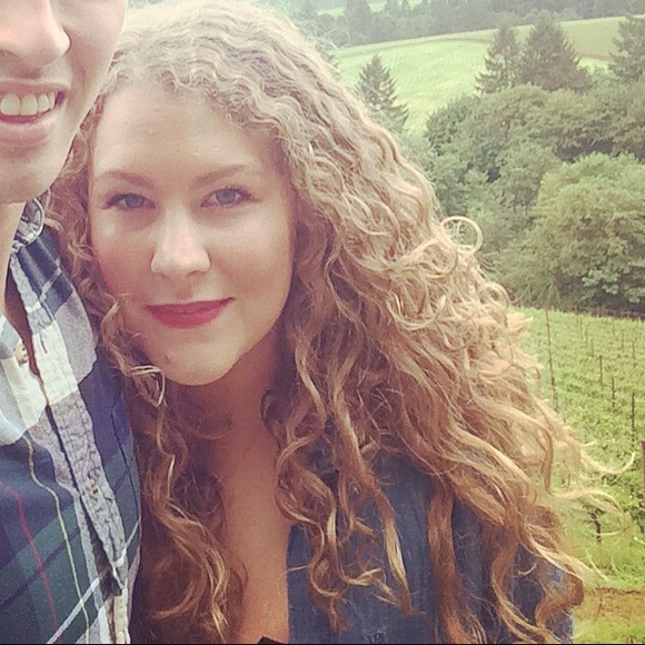 Profile Picture of Fallon Perry (@fallonperry) on Poshmark