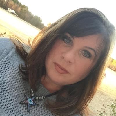 Profile Picture of Teresa Lewis (@FrostylewTeresa) on Twitter