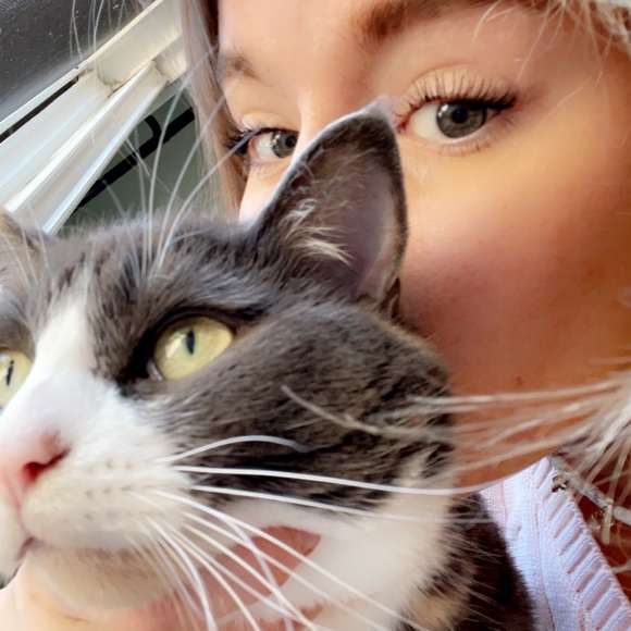 Erika Hallberg - Poshmark Profile Picture of Erika Hallberg (@erikaa7211) on Poshmark