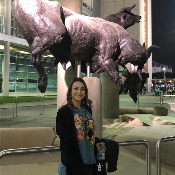 Profile Picture of Brianna Cougot (@bcougot) on Poshmark