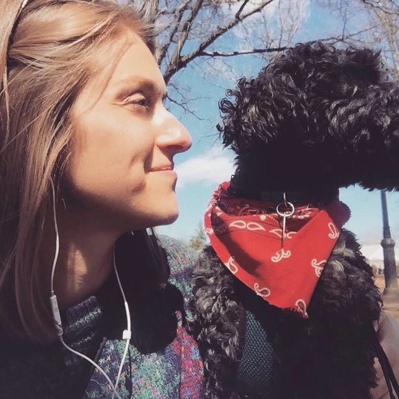 Profile Picture of Molly Mahowald (@mollymahowald) on Poshmark
