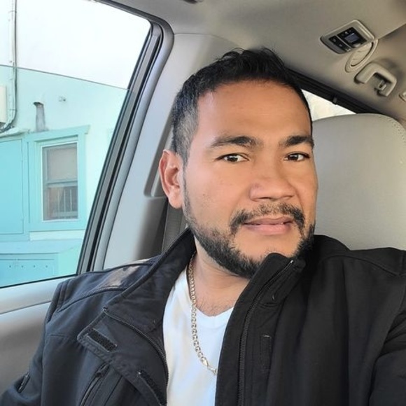 Profile Picture of Nestor Barrera (@nestorbarrer587) on Poshmark