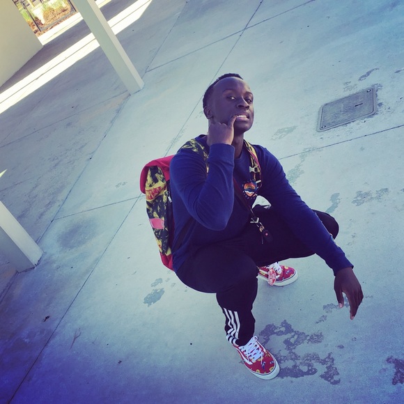 Profile Picture of Terry Michel (@terrymichel123) on Poshmark