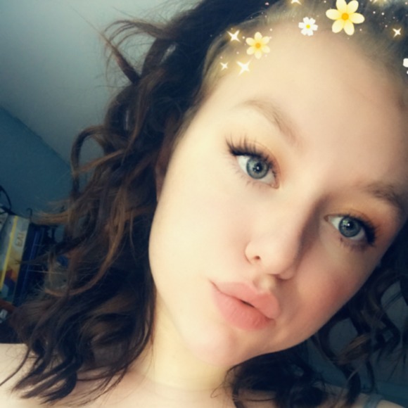 Profile Picture of Athena Rose (@pudgy_turtles) on Poshmark