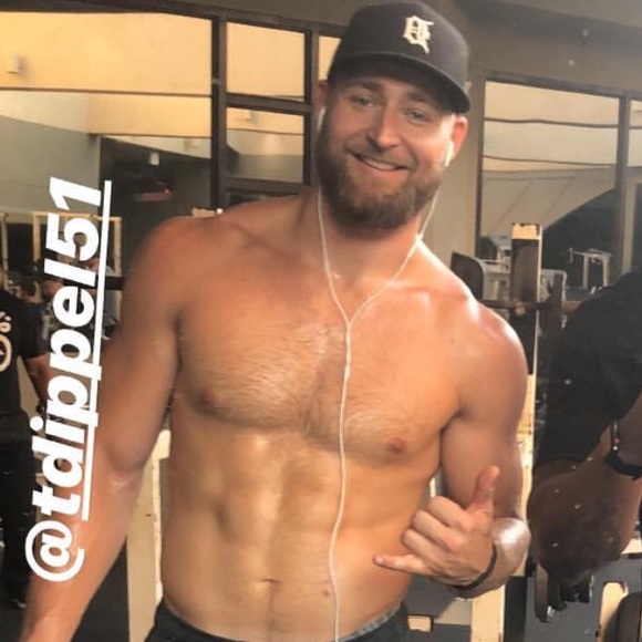 Profile Picture of Tyler Dippel (@tdippel51) on Poshmark