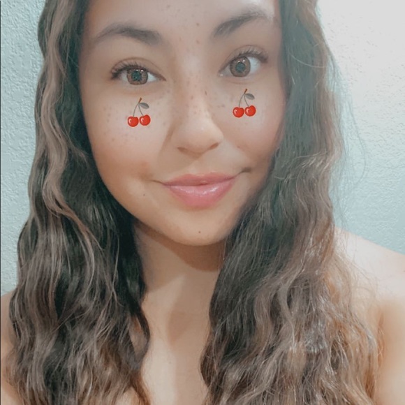 Profile Picture of Marina Crantz (@mcrantz) on Poshmark