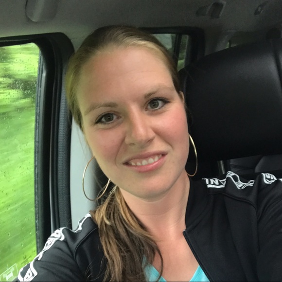 Profile Picture of Kate Potter (@kpotter05) on Poshmark