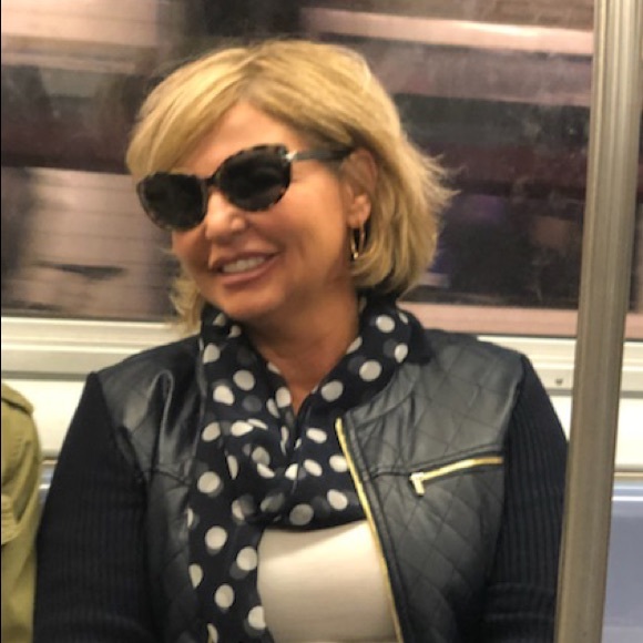 Profile Picture of Denise Parrelly (@dparrelly) on Poshmark