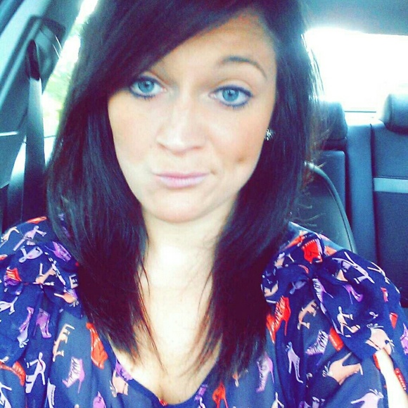 Profile Picture of Jamie Langwell (@jays123) on Poshmark