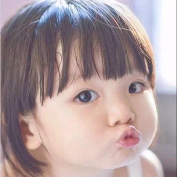 Profile Picture of Siyu Chen (@siyu614) on Poshmark