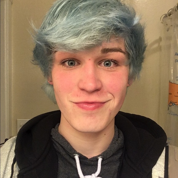 Profile Picture of Michael Profitt (@michaelprofitt) on Poshmark