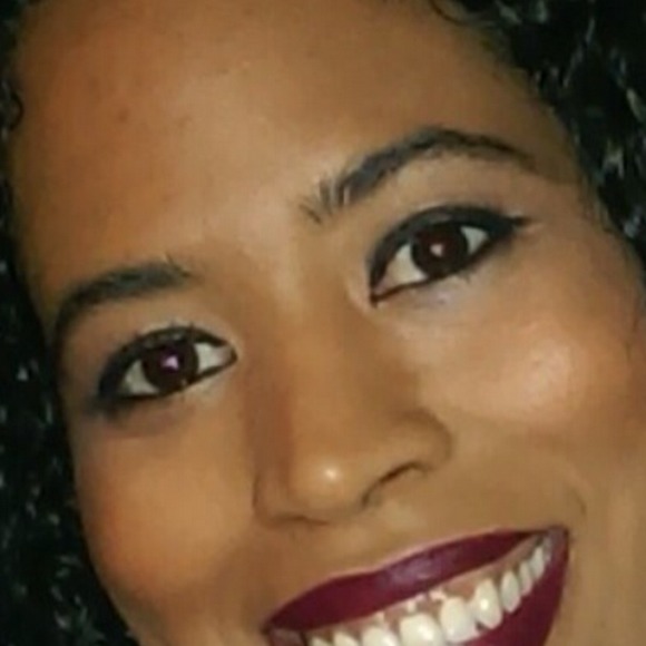 Profile Picture of Esther Sanchez (@esthersanche143) on Poshmark