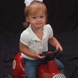 Profile Picture of Jessica Pile (@jmartin33) on Myspace