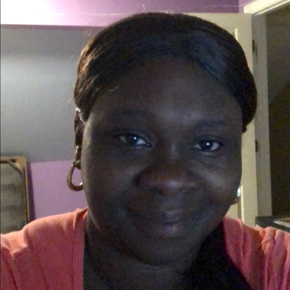 Profile Picture of Rashemia Rodriguez (@rmia0714) on Poshmark