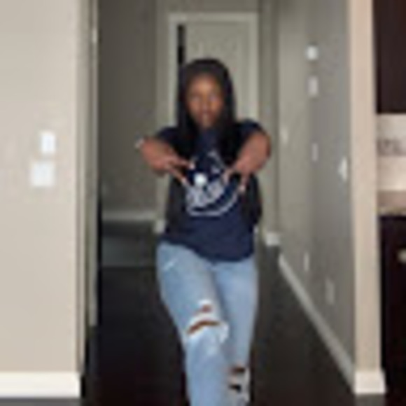 Profile Picture of Ololade Jenyo (@ololadejenyo) on Poshmark