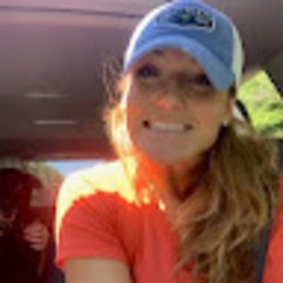 Profile Picture of Jessica Parsons (@jessicaparso366) on Poshmark