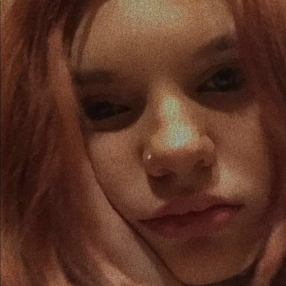 Isabel Crowner - Poshmark Profile Picture of Isabel Crowner (@isabelacrowner) on Poshmark