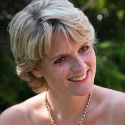 Profile Picture of Denise Warren Howard (@hoonoze) on Twitter