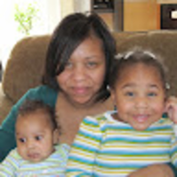 Profile Picture of Cheryl Holliness (@cherylholliness) on Poshmark