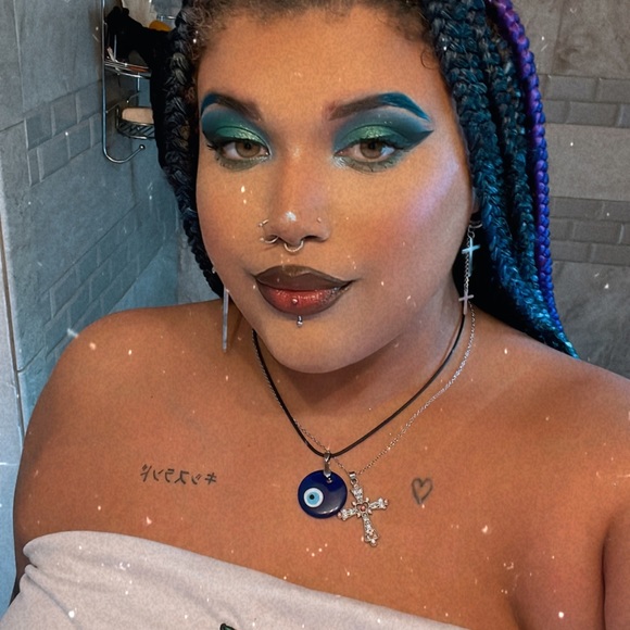 Profile Picture of Italia Litkey (@aries_03) on Poshmark