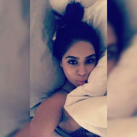 Profile Picture of Lilly Chumacera (@lillycrrls01) on Poshmark