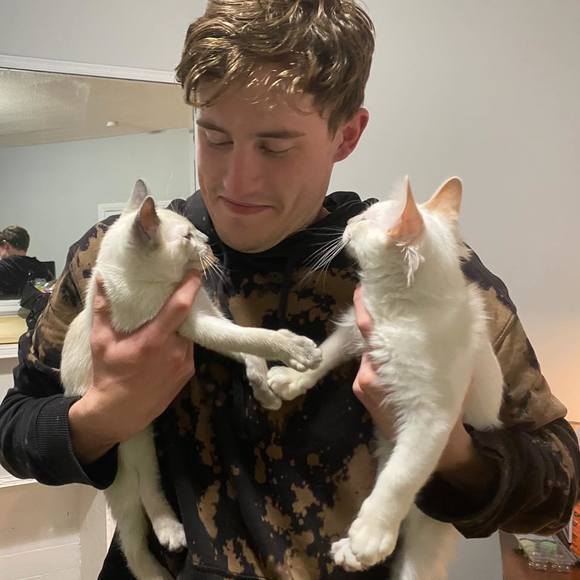 Profile Picture of Chase Robison (@chaserobison) on Poshmark