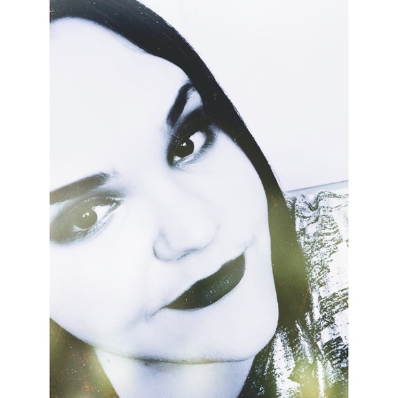 Profile Picture of Abbey Wolfe (@abbey_18) on Poshmark