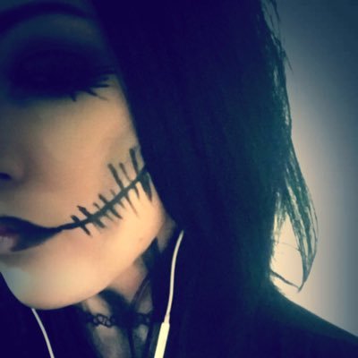Profile Picture of Jasmine A. Potter (@JasminetVampire) on Twitter